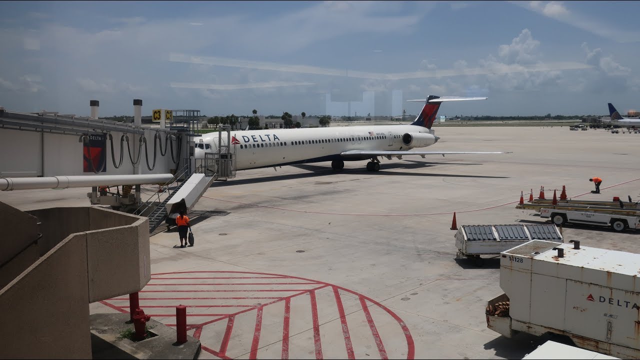 TRIP REPORT |Delta MD-88|-West Palm Beach to Atlanta - YouTube