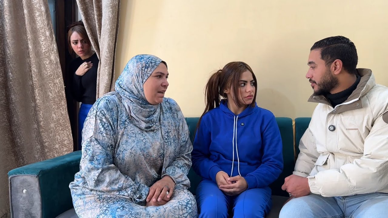 الخدامه خسرت شغلها وانقذت المليونير من زوجته واخوه بحيله ذكيه ! فماذا فعلت