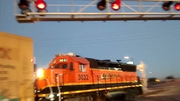 hola mr locomotive - Blue Bonnet GP40X