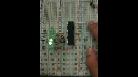 Reverse moving light using FreeRTOS