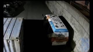 Владивостокские вандалы устроили батут на крыше припаркованного авто