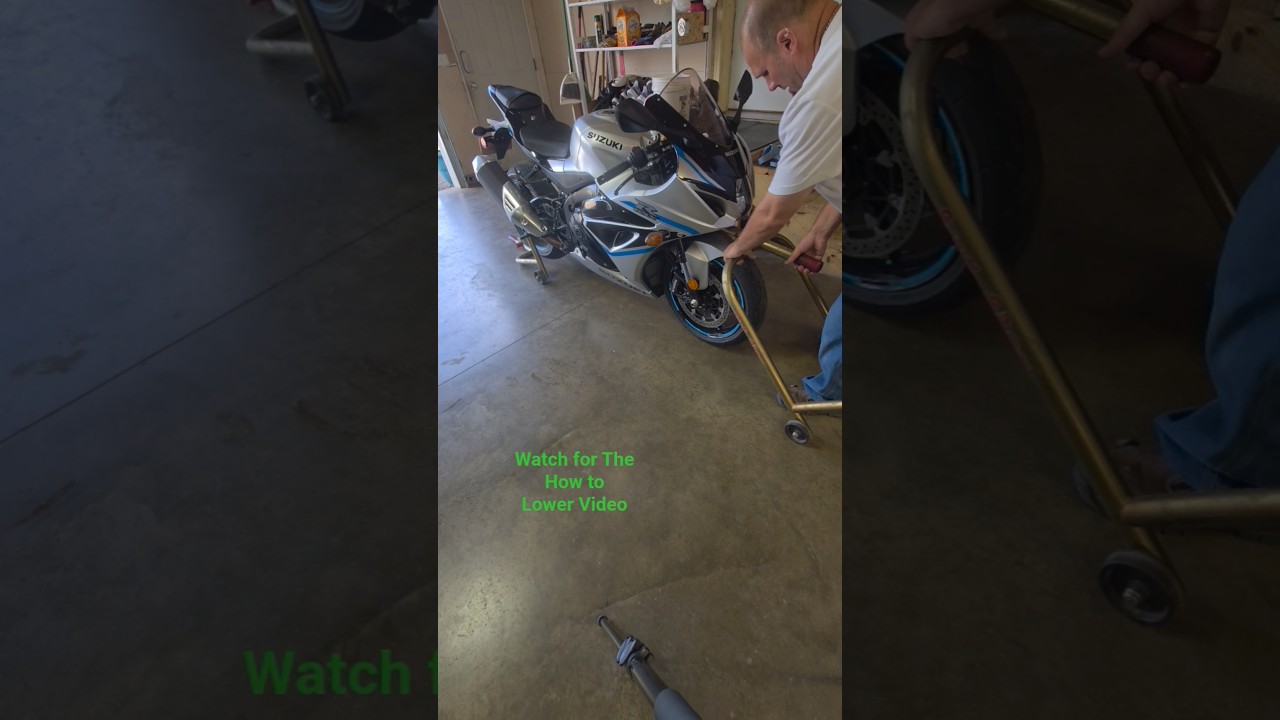 How to us a Tripple Tree Motorcycle Stand