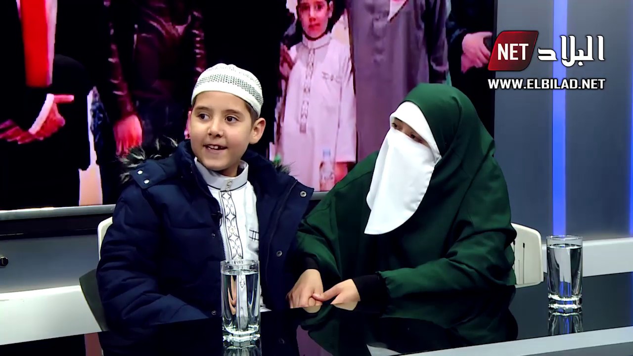 غرفة الأخبار : أنس ساعد عبد الرحمن ..نابغة يحفظ كاتب الله و الحديث النبوي عن ظهر قلب