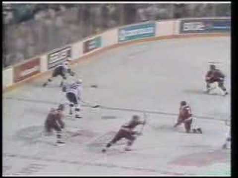 Canada Cup 1987 - Uncalled penalty on Hawerchuk