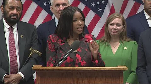 As Trump looks to net five GOP seats through Texas redistricting, Democrats grasp for a response