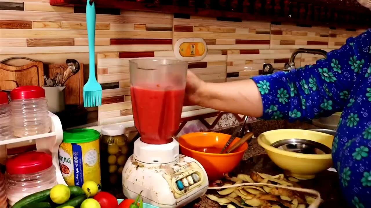 حماتي معزومه عندنا النهارده وانا بردو لازم نظبطها ونقوم بالواجب ونعملها اللي يليق بيها 😜👌🍲