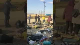 خطير .. الاعتداء على مهاجرين على الحدود التركية اليونانية من قبل القوات اليونانية