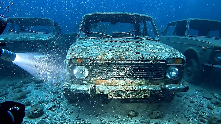 1982 Lada 2107 Found Underwater — The Soviet Sedan That Refused to Die | Sunken Car Secrets