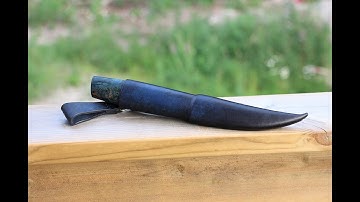 Making a leather sheat for the puukko knife.