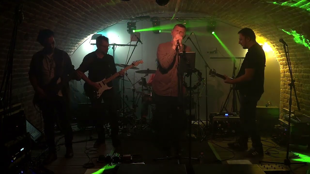 eMStreet - Like an Angel - Live at Moszkva Café