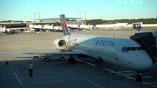 DELTA AIRLINES Boeing 717 / Charlotte to Atlanta / 4K Video