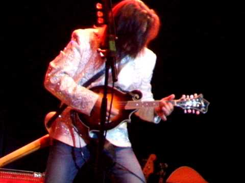 Dwight Yoakam: Turn It On, Turn It Up, Turn Me Loose