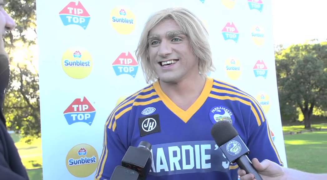 Tim Mannah make over to look a like Peter Sterling