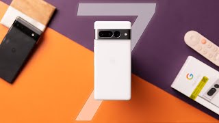 Pixel 7 Pro Full Review | Flagship Of The Year 2022?
I have been using the Pixel 7 Pro a week at this point and here is my detailed review about the same.
Few things are familiar from the Pixel 6 Pro and good things still stay with some more refinements being added to enhance the experience & make it a better package.
10-bit HDR sample: https://drive.google.com/drive/folders/10fp1-Bab86Aw21iBeeOumznCi_8mQmLH
Should You Buy Google Pixel 6 Pro in 2022? : https://youtu.be/ojg6BrQ6pmA
Google Pixel Tips & Tricks: https://youtu.be/M4xgQ3cVl20
Pixel XL in 2021: https://youtu.be/LTwl3ZW-k3w
Chapters:
0:00 Intro
0:29 Disclaimer
1:12 Upgrades from Pixel 6 Pro
1:29 Design
2:51 Display Quality
3:37 Speakers & Sound
4:05 Haptics
4:29 Signal Reception
5:22 Fingerprint Sensor Fixed?
5:40 Face Unlock
7:14 Performance & Heating Issues
10:05 Battery Life & Charging
12:02 Software & Features
8:34 Software & Features
14:31 Camera Performance
14:57 Camera App Features
19:34 Verdict
20:23 Outro
Do follow me on my social media handles:
Twitter: https://twitter.com/tech_that_out?s=09
Instagram: https://www.instagram.com/tech_that_out/
#pixel7 #pixel7pro Pixel 7 Pro Full Review | Flagship Of The Year 2022?