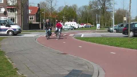 Bicycle friendly roundabout in 
