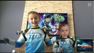 Video thumbnail of "Miles from Tomorrowland Theme Song (with lyrics and plenty of dancing)"