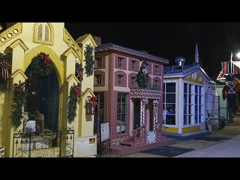🎄🎁 LIVE at the Holiday Village!