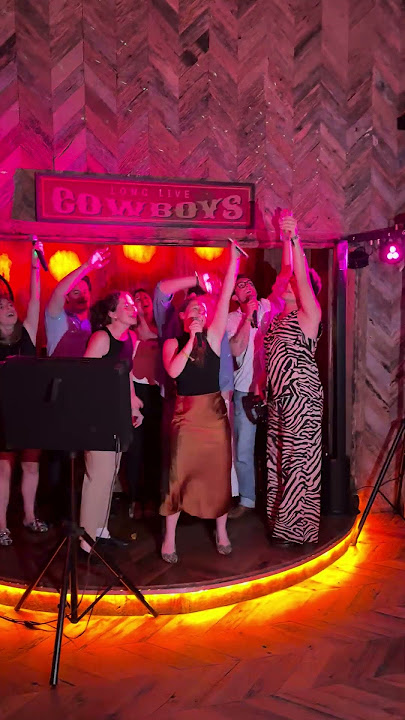 This is how karaoke events should go
