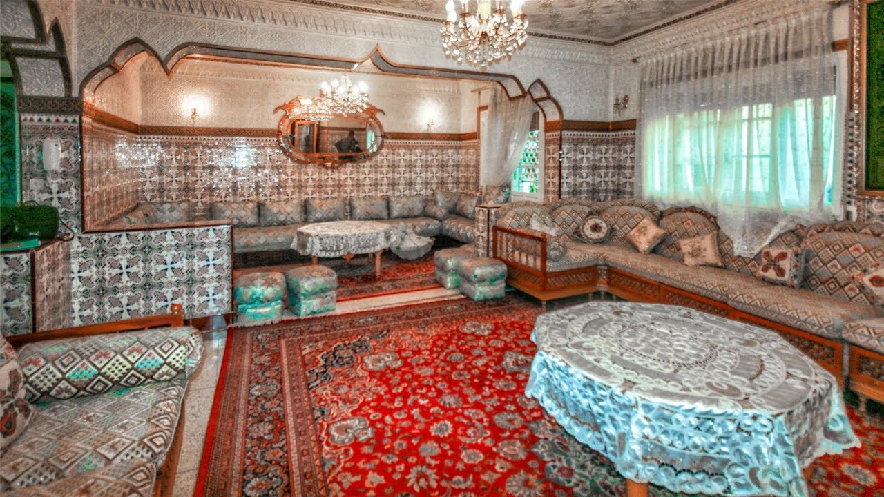 وهاذي هي الهمزة لي لي طلبتوني عليها😜 منزل بواجهتين بكراج وقبو و 3 طوابق و على الشارع