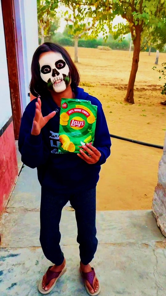 Mansi ka chips Ghost le Gya #shorts #ghost #chips #prank
