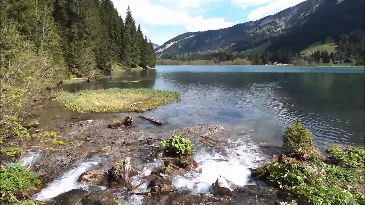 Vue aérienne Lac des Plagnes Abondance Portes du Soleil