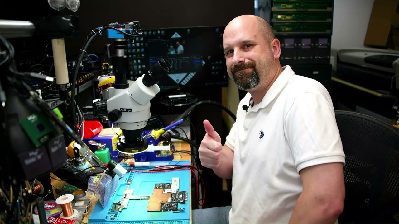 Microsoft Surface Book 2, Is this a Flaw or Feature?