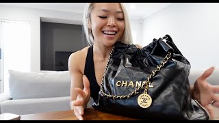 CHANEL 22 Whats in my bag , review / mod shots