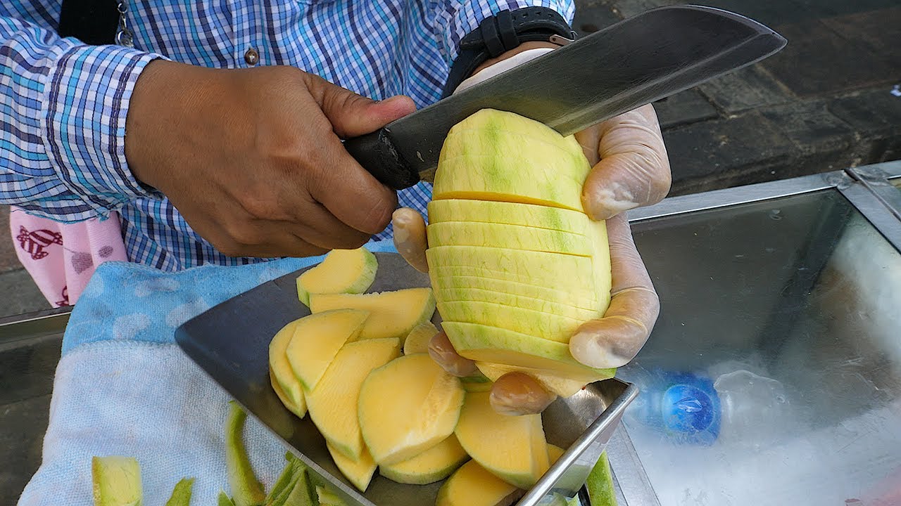 ⁣방콕 길거리 과일 자르기 달인 / amazing fruits cutting skills - thai street food