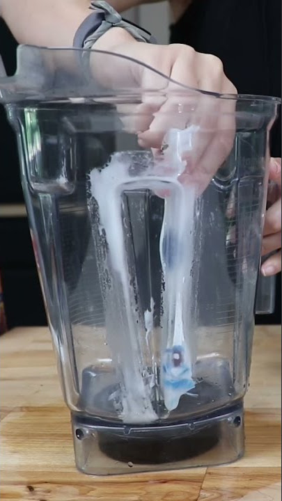 How to Clean a Cloudy Blender Container