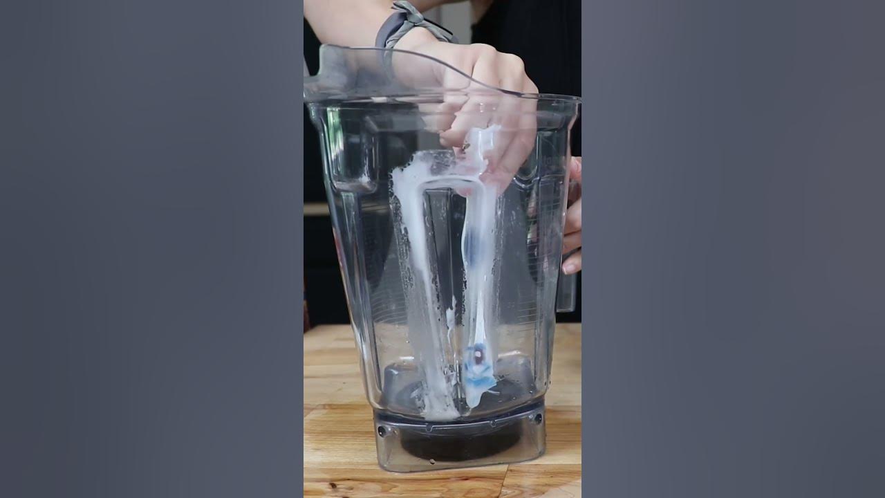 Best Method for Cleaning a Cloudy Blender Container