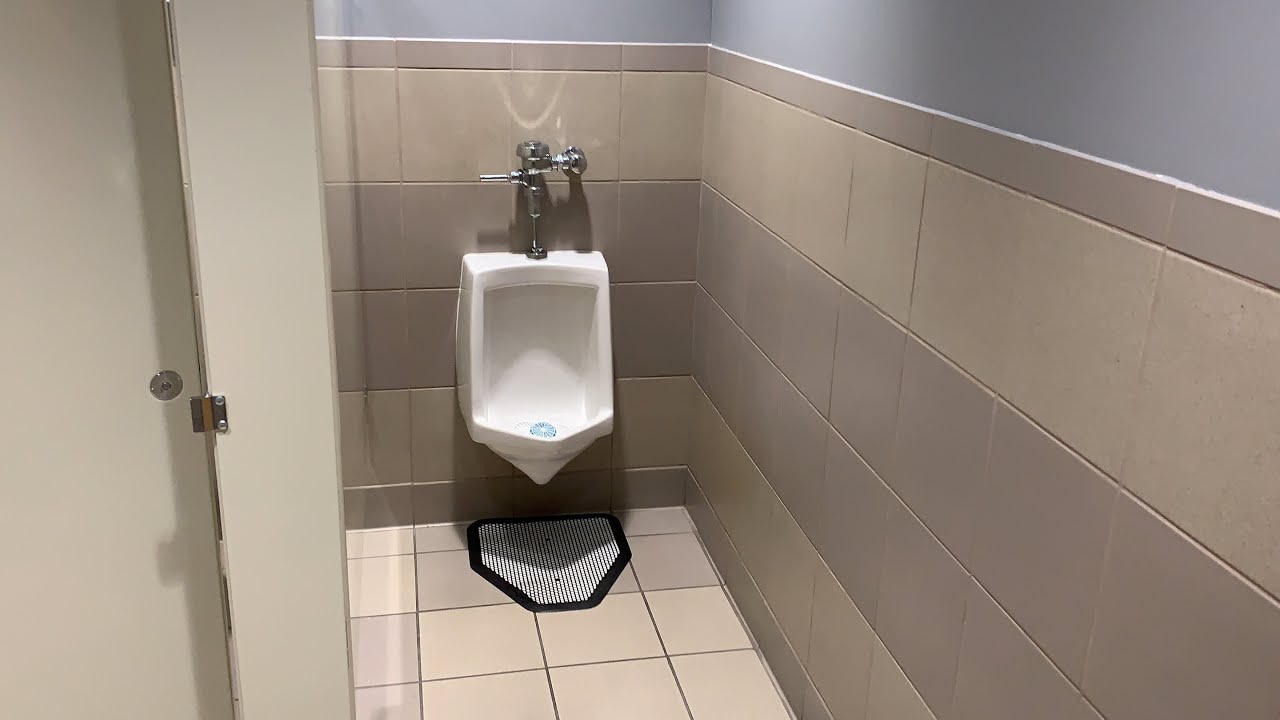 PUBLIC RESTROOM REVIEW- Bobs Discount Furniture (Ross Township, PA) PUBLIC RESTROOM REVIEW- Bobs Discount Furniture (Ross Township, PA)