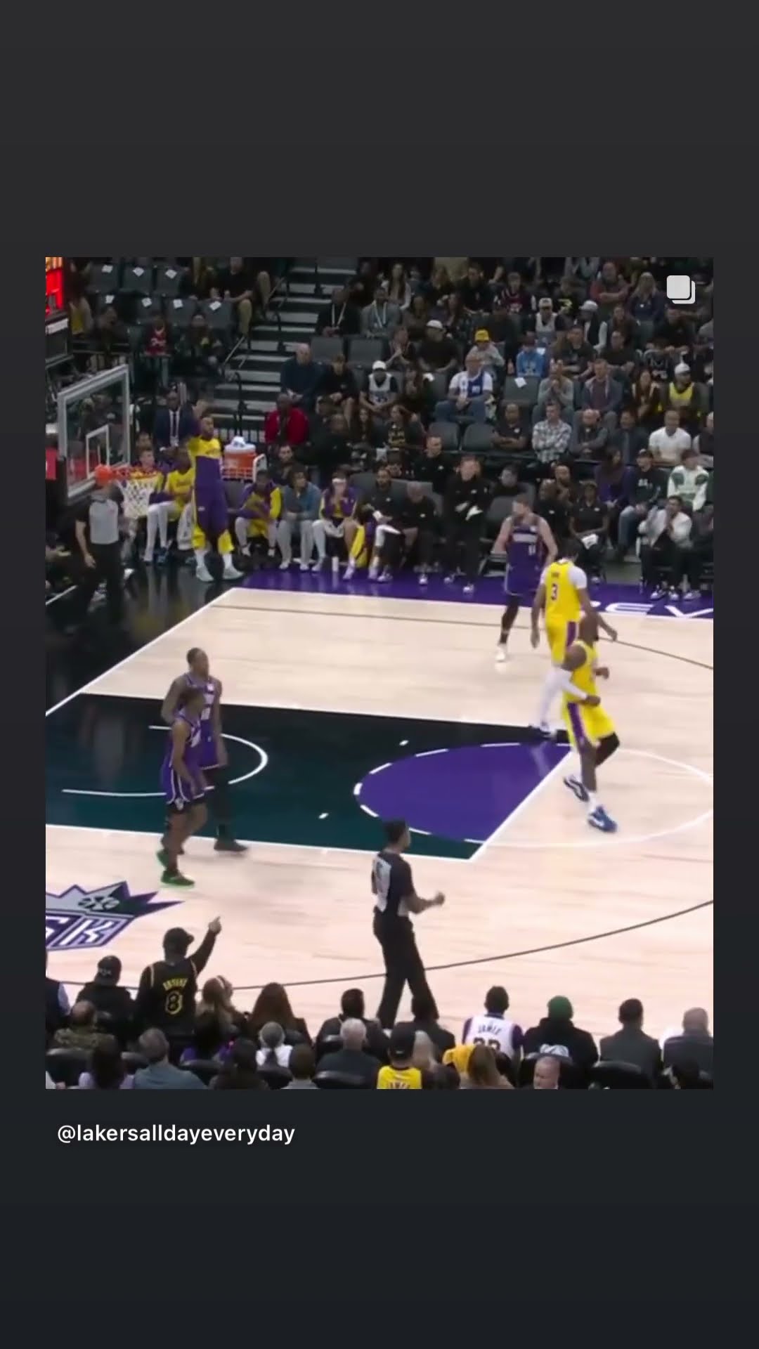 Score #hoodnews #lebronjames #layup #lakers #sacramentokings #basketball #omg #how #wow #sports #wtf