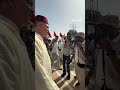 لقجع يصافح شوكي رئيس ''الأحرار'' في ذكرى وفاة الحسن الثاني