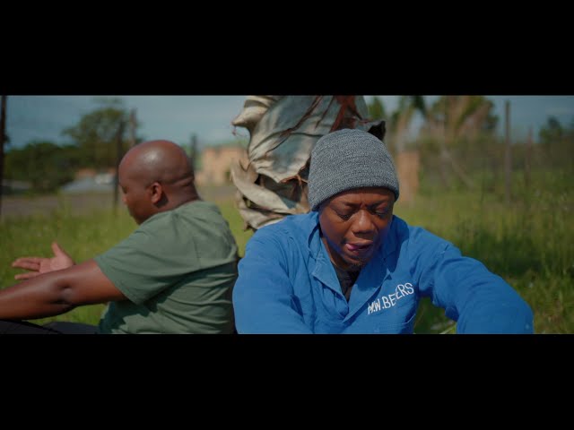 Dj Tira Feat. Jumbo & Prince Bulo - Ngiyabonga Baba (Official Music Video) class=