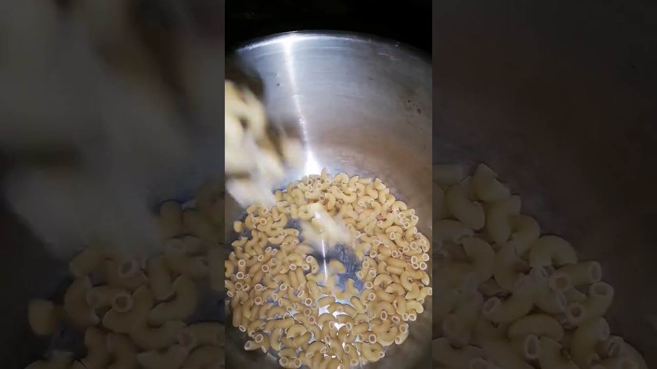 BEST ODDLY SATISFYING NATURAL SOUND EFFECTS OF POURING MACARONI