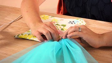 How to Attach Tulle for a Tutu Bow Holder : Craft Projects