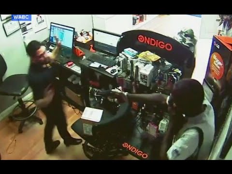 Robbers Trapped by Clever Clerk [CAUGHT ON TAPE]