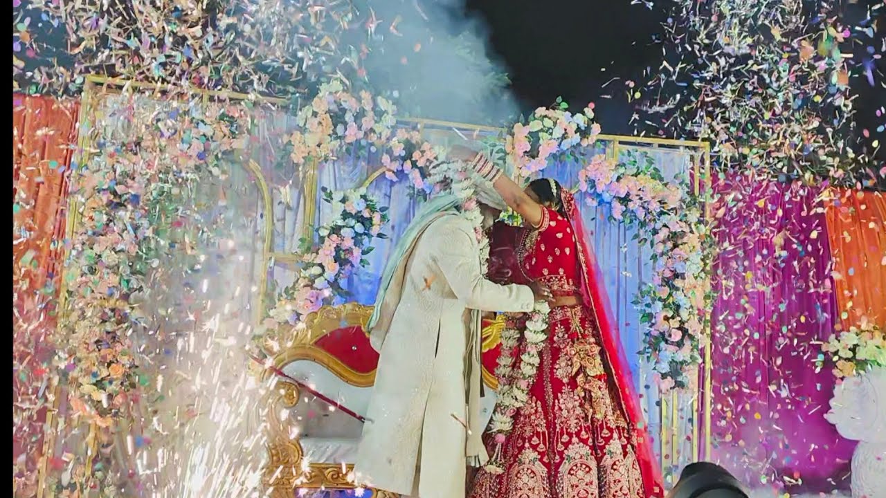 Best Varmala ❤️ Bride-Groom jaimala Scene ll indian wedding ...