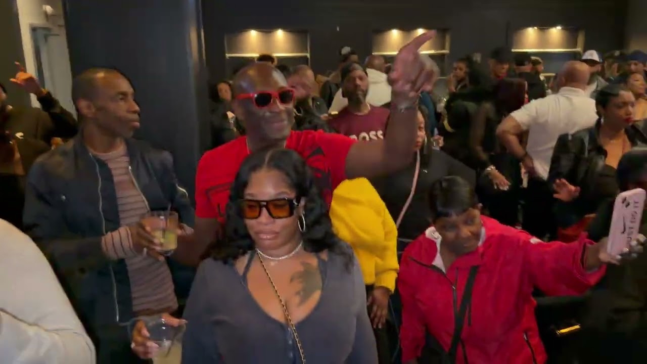 Push  Play  Ft. D.Floyd @ 1865 Putting some new flavor in your ear 🤩Grown & Sexy 2nd set 03/05/26