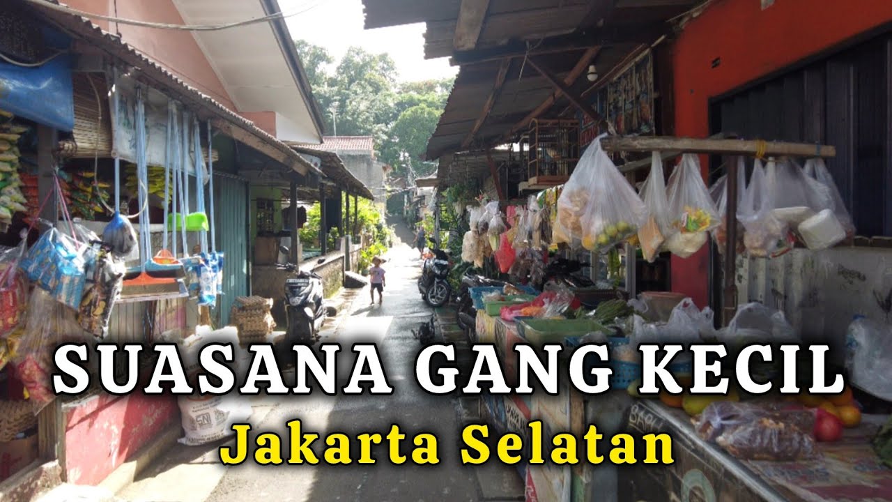 SUASANA PAGI GANG KECIL DI JAKARTA SELATAN