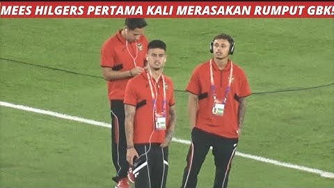 MOMEN GBK SAMBUT PEMAIN TIMNAS INDONESIA JELANG KICK OFF LAWAN CHINA