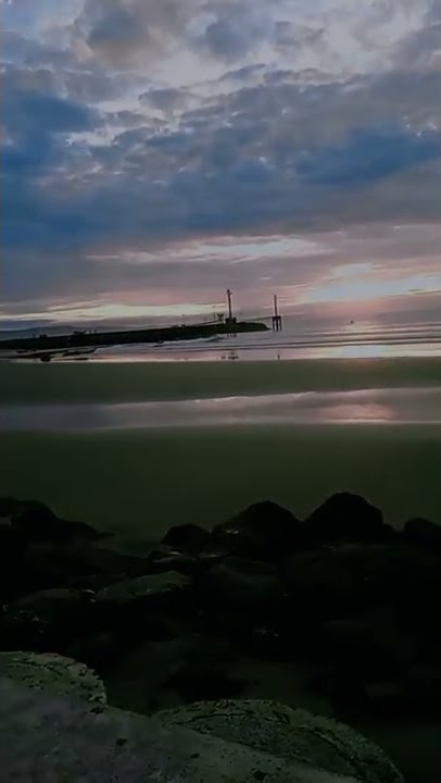 NYUSU SAMBIL LIHAT PANTAI PANGANDARAN | HALU STORY #shorts  #storyhalu #storyig #storywa