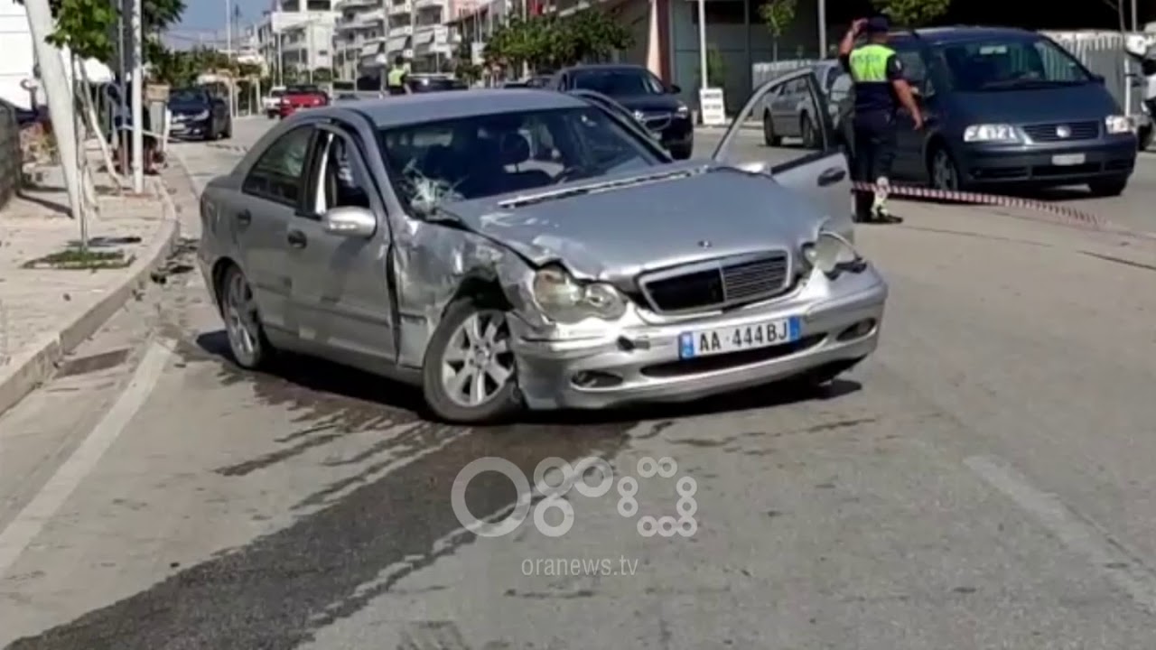 RTV Ora - Përplasen dy automjete në Sarandë, plagosen 6 persona