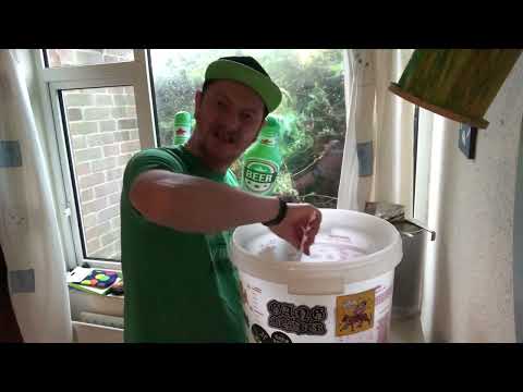 fermentedworld Brewing a Chocolate Orange Porter with a kit