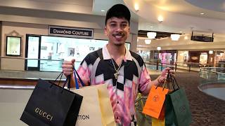 Santea Goes On A $10,000 Shopping Spree!