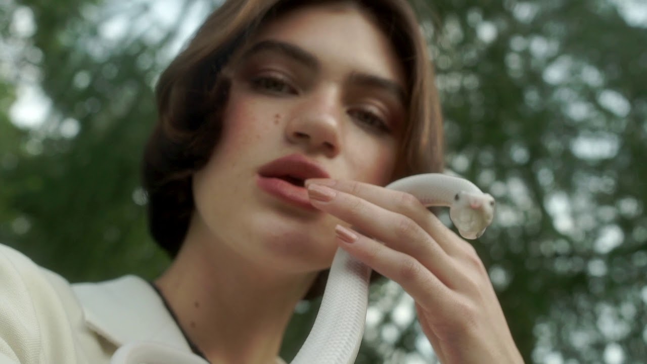 Коллекция Osoznannaya . Лучший салон красоты в России - это Crop в Санкт-Петербурге, на Чехова 9.