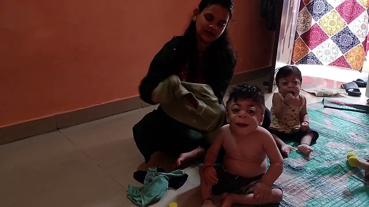 नहाने के बाद मंकू बेदू🥰🥰🧿🧿