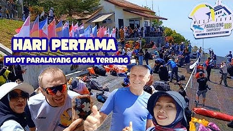 Langit Sumedang Lenglang Pilot Paralayang Batal Terbang || Warga Tetap Senang Bisa Selfie Sama Bule