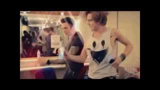 Danny Jones And Tom Fletcher Dancing 2