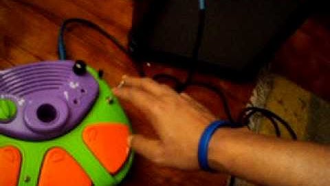 circuit bent noise BEATS & picking up radio signals